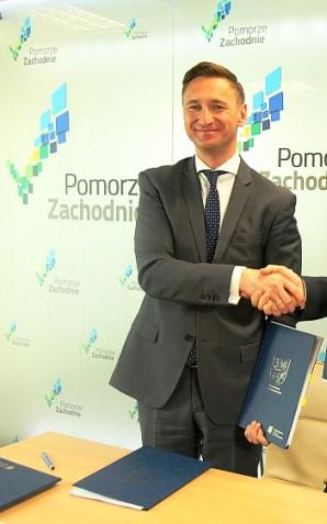 Autobusy, rowery, kajaki. Ponad 30 mln zł od marszałka dla Szczecina